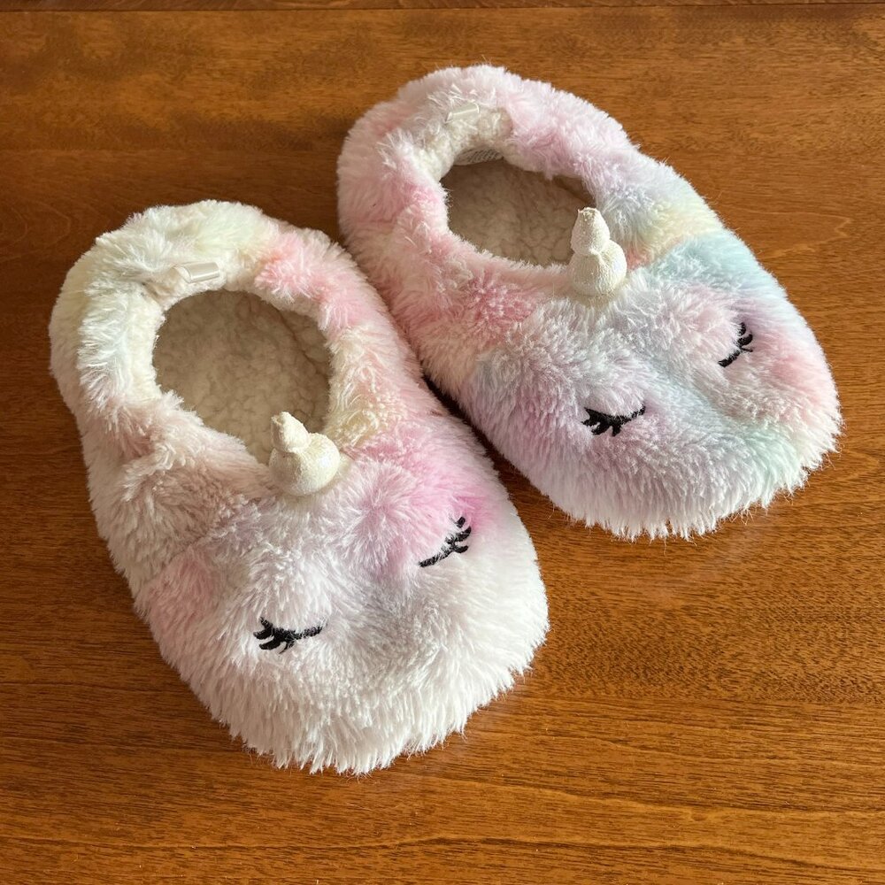Old Navy pastel plush unicorn slippers 1-2